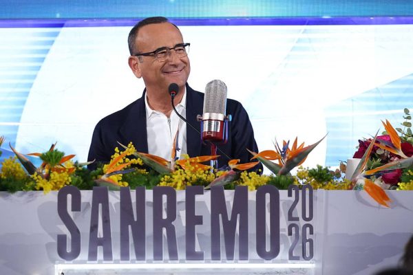 SANREMO, ITALY - FEBRUARY 28: Carlo Conti attends the 76th Sanremo Music Festival 2025 photocall at Teatro Ariston on February 28, 2026 in Sanremo, Italy. (Photo by Daniele Venturelli/Getty Images)