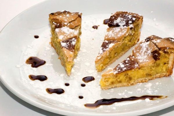 Pastiera napoletana. typical Easter cake. Campania. Italy. Europe. (Photo by: Giuseppe Greco/REDA/Universal Images Group via Getty Images)